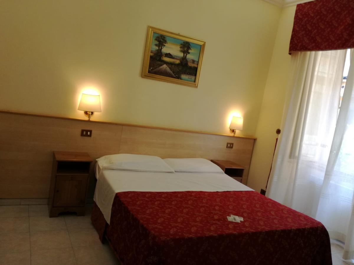 Blue Whale Bed & Breakfast Рим Екстериор снимка