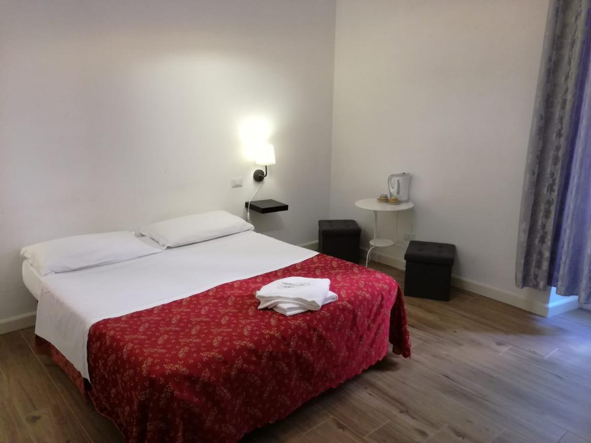 Blue Whale Bed & Breakfast Рим Екстериор снимка