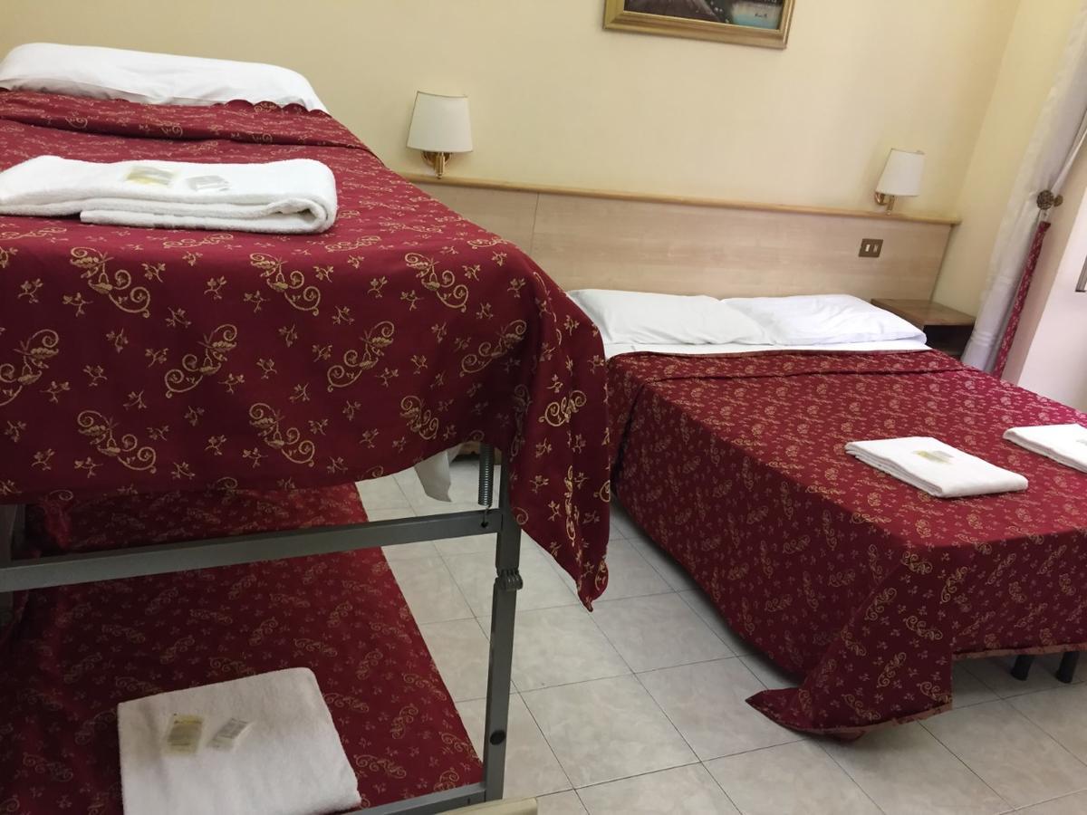 Blue Whale Bed & Breakfast Рим Екстериор снимка