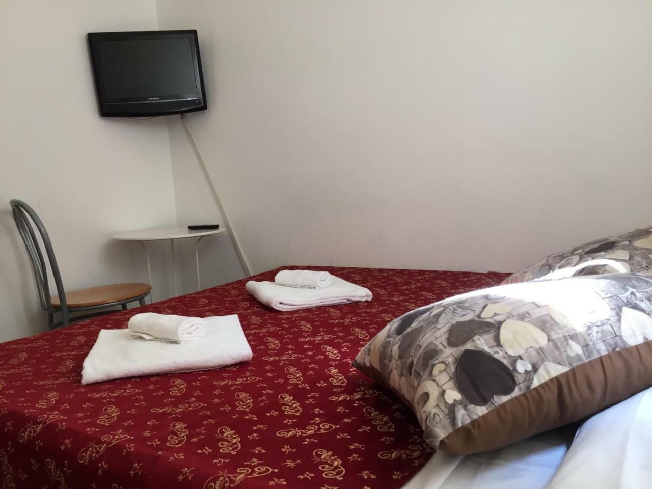 Blue Whale Bed & Breakfast Рим Екстериор снимка