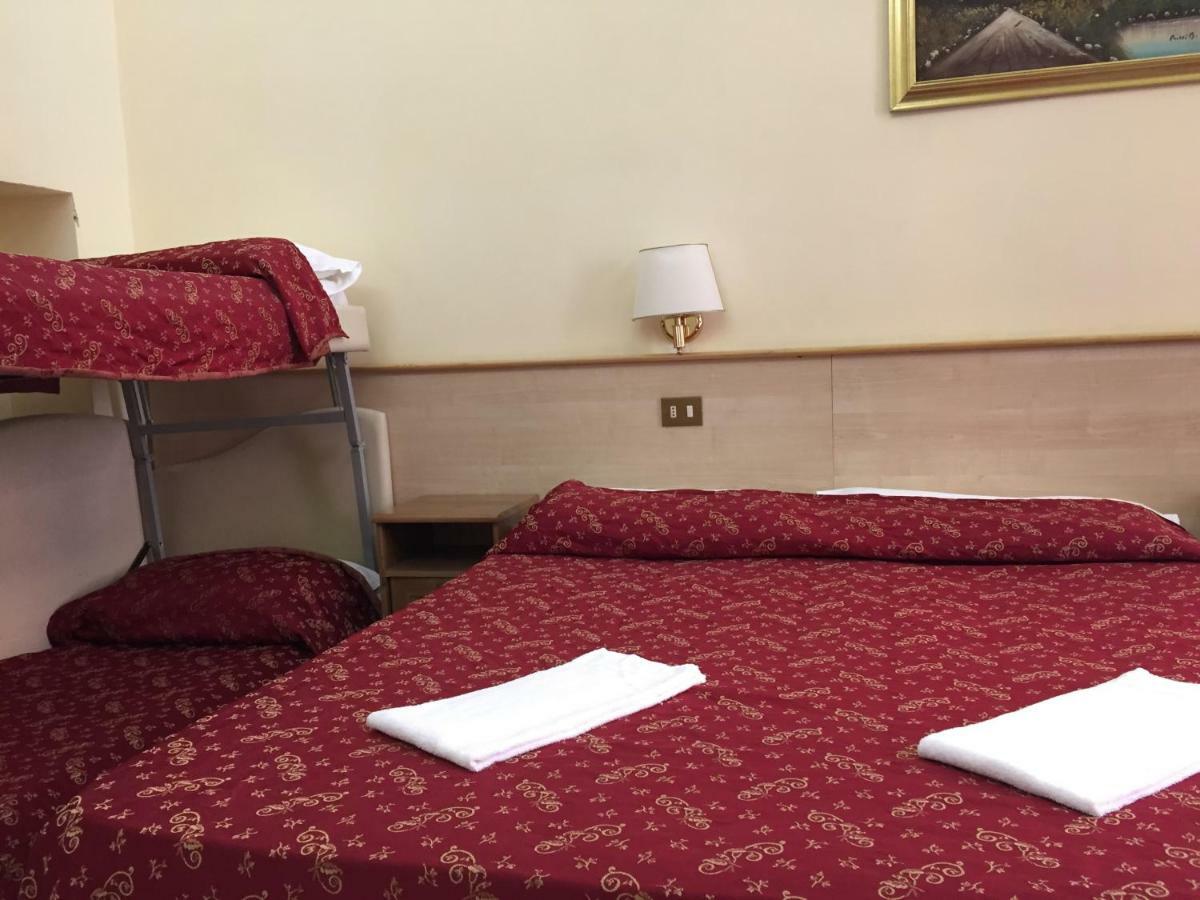 Blue Whale Bed & Breakfast Рим Екстериор снимка