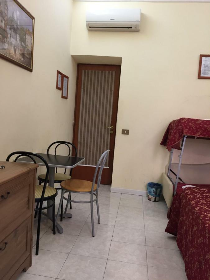 Blue Whale Bed & Breakfast Рим Екстериор снимка