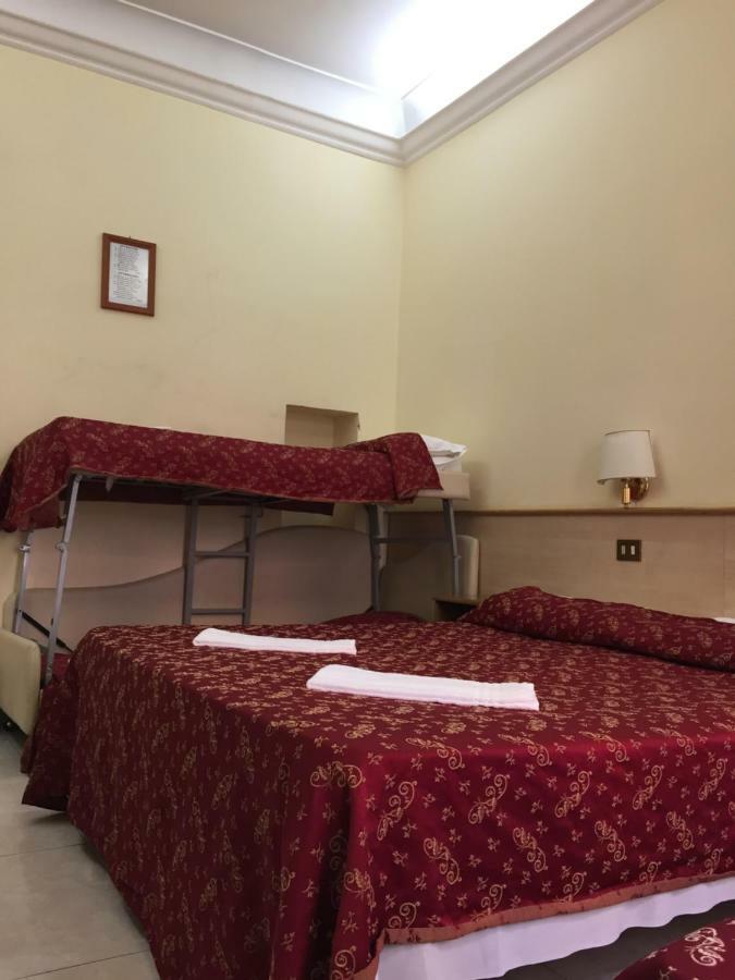 Blue Whale Bed & Breakfast Рим Екстериор снимка