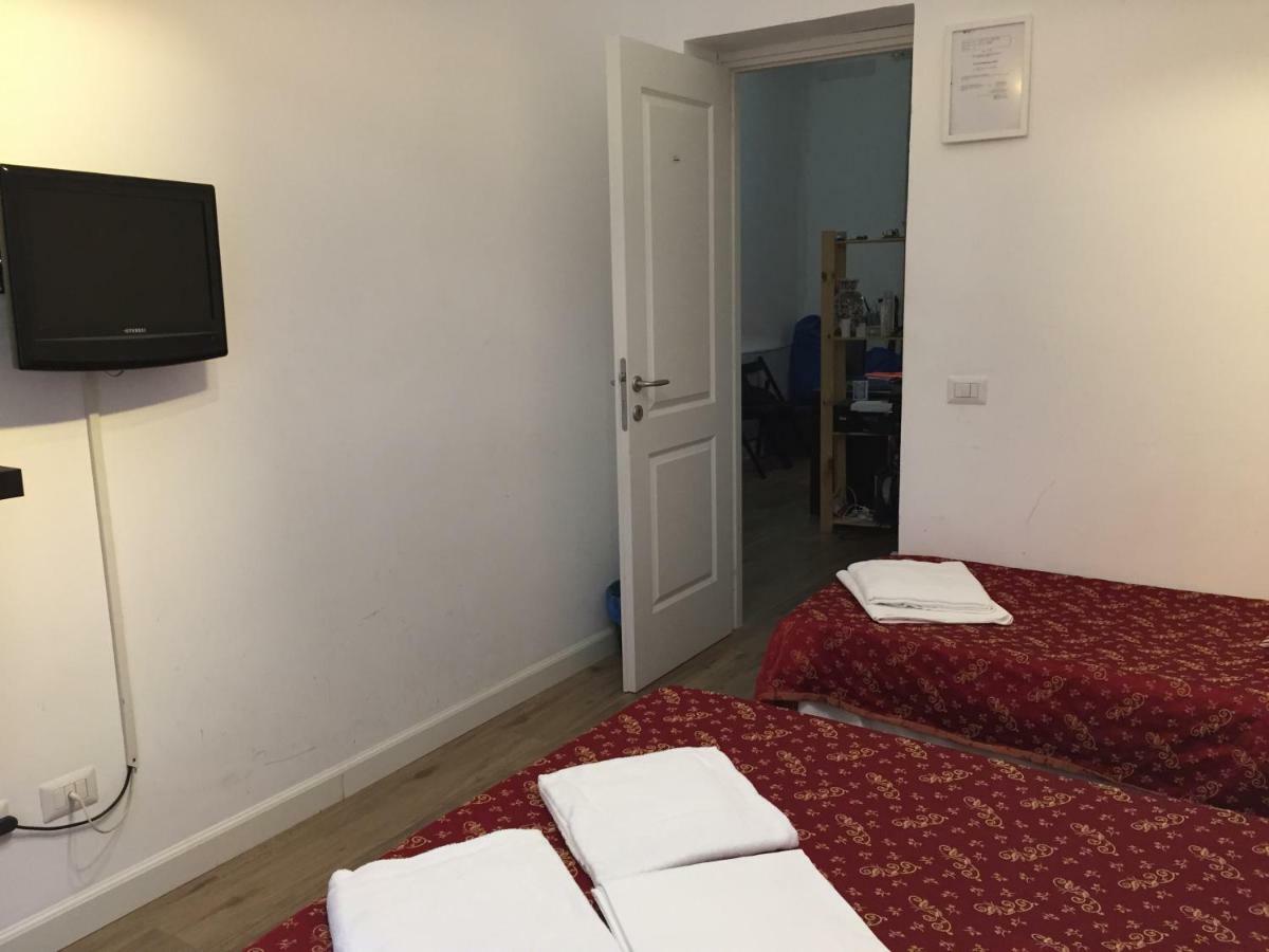 Blue Whale Bed & Breakfast Рим Екстериор снимка